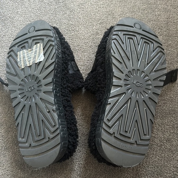 Black platform UGG Fluffita slides - Picture 8 of 8